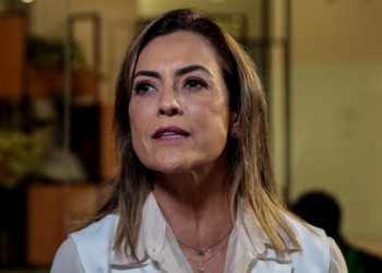 Militante de direita expõe incoerência de senadora sobre 31 de Março de 1964