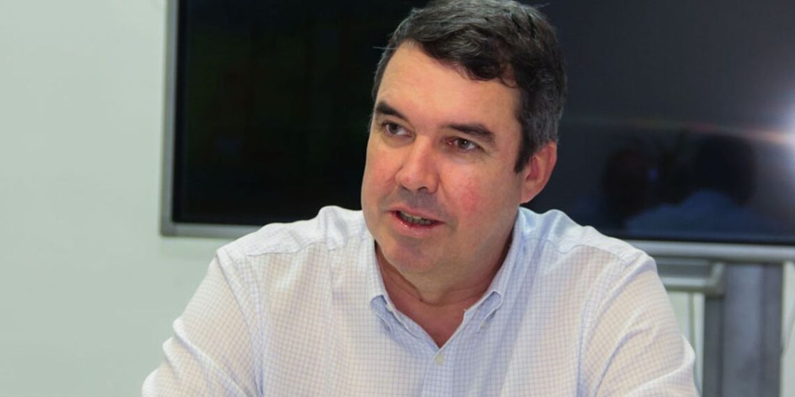 Aprovação do governo Riedel supera a de Lula e Tarcísio juntos, aponta pesquisa