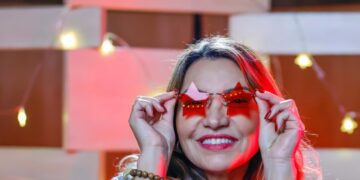 Bolsa de grife de luxo da primeira-dama custa 99 anos de reajuste do mínimo