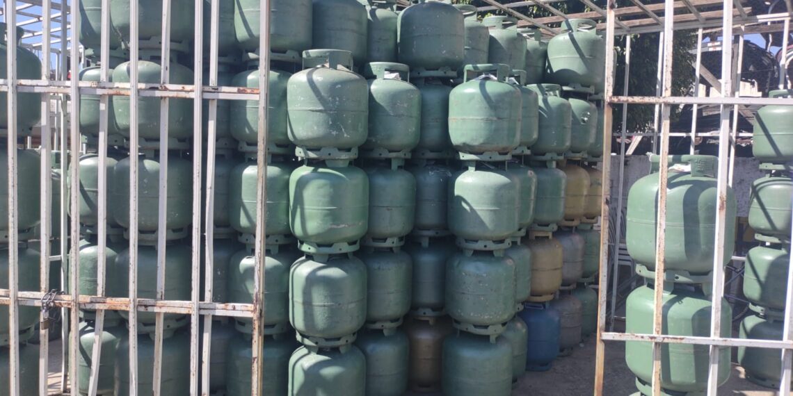 Governo estuda subsidiar aumento do gás de cozinha às famílias carentes