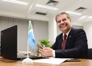 Nelsinho Trad paga R$ 312 mil com verba pública à empresa de sua ex-assessora