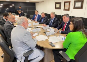 Após reunião, Petrobras admite retomar obras de fábrica de fertilizantes