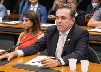 Camila, Vander e Geraldo votam por punição a quem ‘discriminar’ políticos