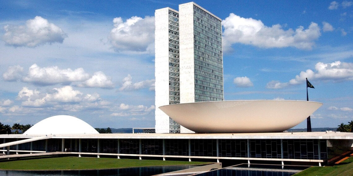 Bancada tem projetos que vão do registro de crianças intersexo a nome de ponte