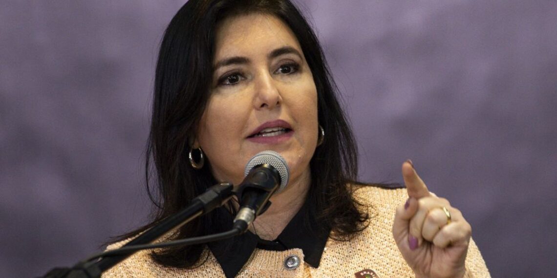 Em novo ataque, Simone Tebet diz que “cerco se fechou” sobre Bolsonaro