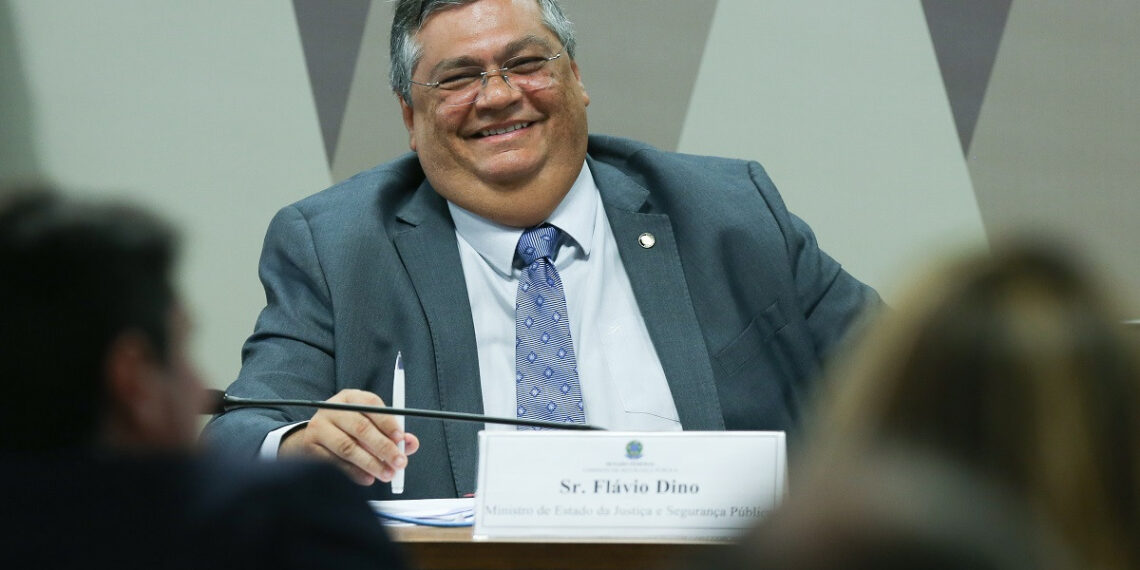 Opinião: Dino zomba do cidadão sobre sumiço de imagens e isso é inaceitável