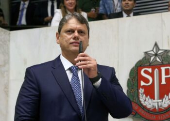 Estudo põe Tarcísio em 1º lugar entre potenciais sucessores de Bolsonaro