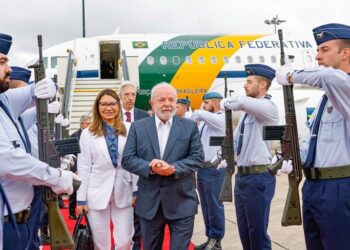 Presidente Lula só perde para ele mesmo em número de viagens para o exterior