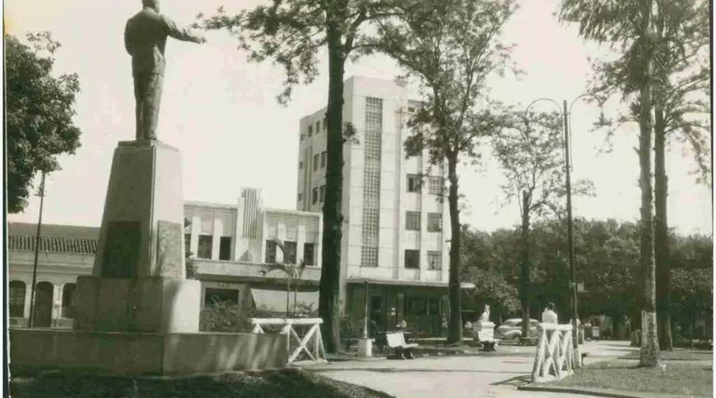 CRÔNICA: Memórias de inverno na Praça Ary Coelho, resiliência e acolhimento