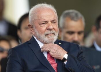 Aprovação do presidente Lula cai e desaprovação sobe, aponta pesquisa