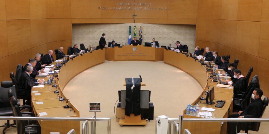 Anão em estrutura e trabalho, TJ-MS é gigante para torrar dinheiro público