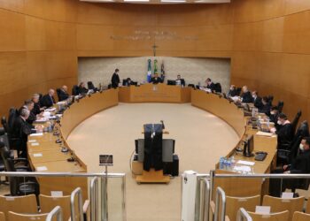 Anão em estrutura e trabalho, TJ-MS é gigante para torrar dinheiro público