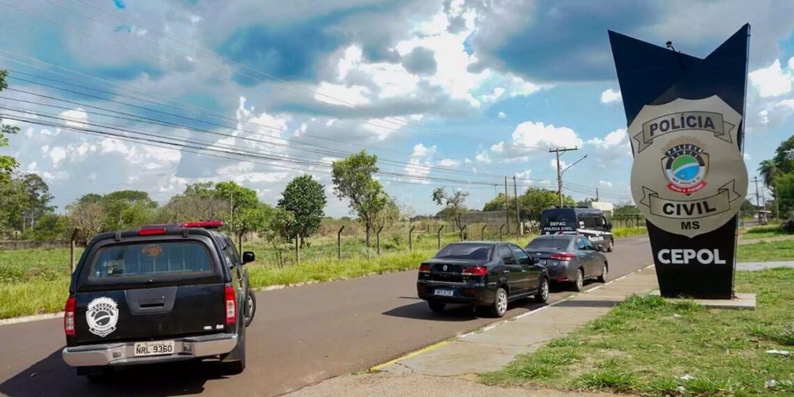 Governador Eduardo Riedel demite servidores acusados de corrupção na Saúde