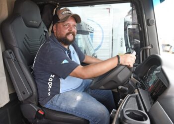 Com custos pagos pelo governo, motoristas veem chance de crescer na profissão