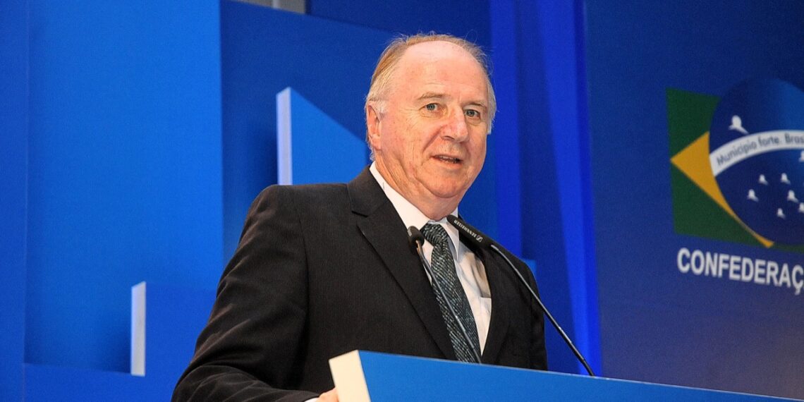 Presidente da CNM não participou de encontro dos prefeitos em Bonito