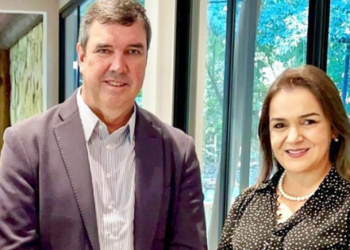 EDITORIAL: Em ano de Riedel, Adriane se afunda na própria mediocridade