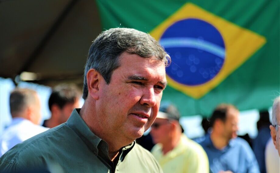 EDITORIAL: Riedel corta a própria carne em casos envolvendo servidores