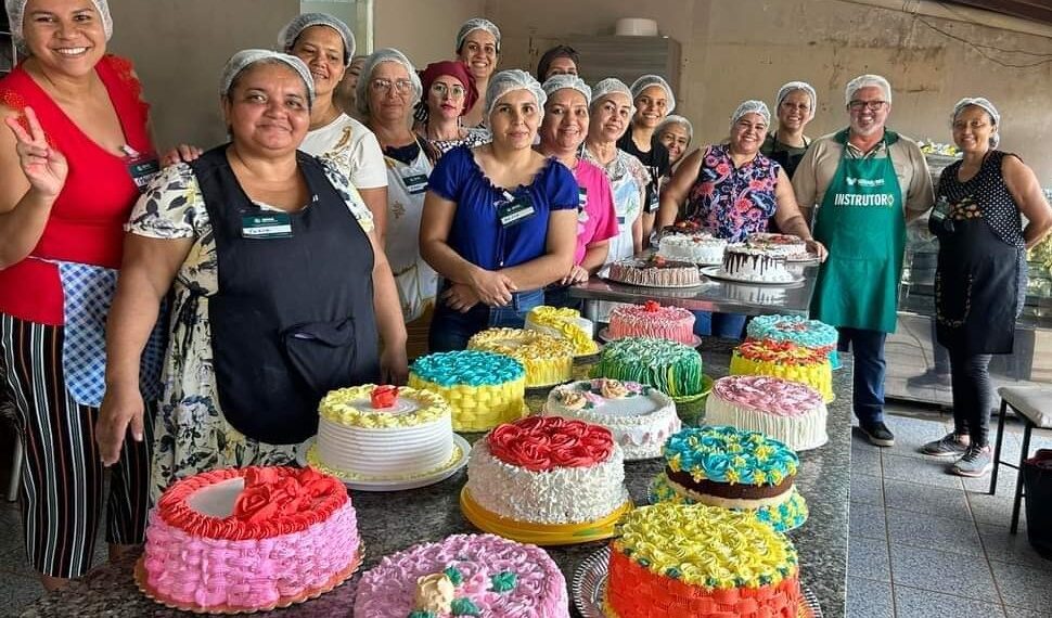 Trabalho de duas mulheres leva cursos gratuitos à periferia de Campo Grande