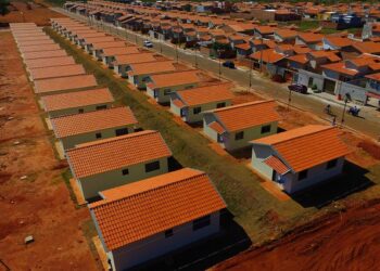 Governo de MS amplia ajuda para beneficiar mais famílias com casa própria