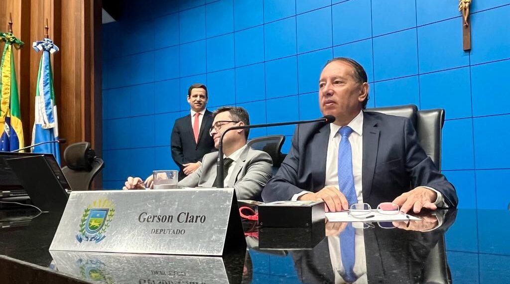 AL abre trabalhos 2ª feira com explicações a dar sobre mau uso de verba pública