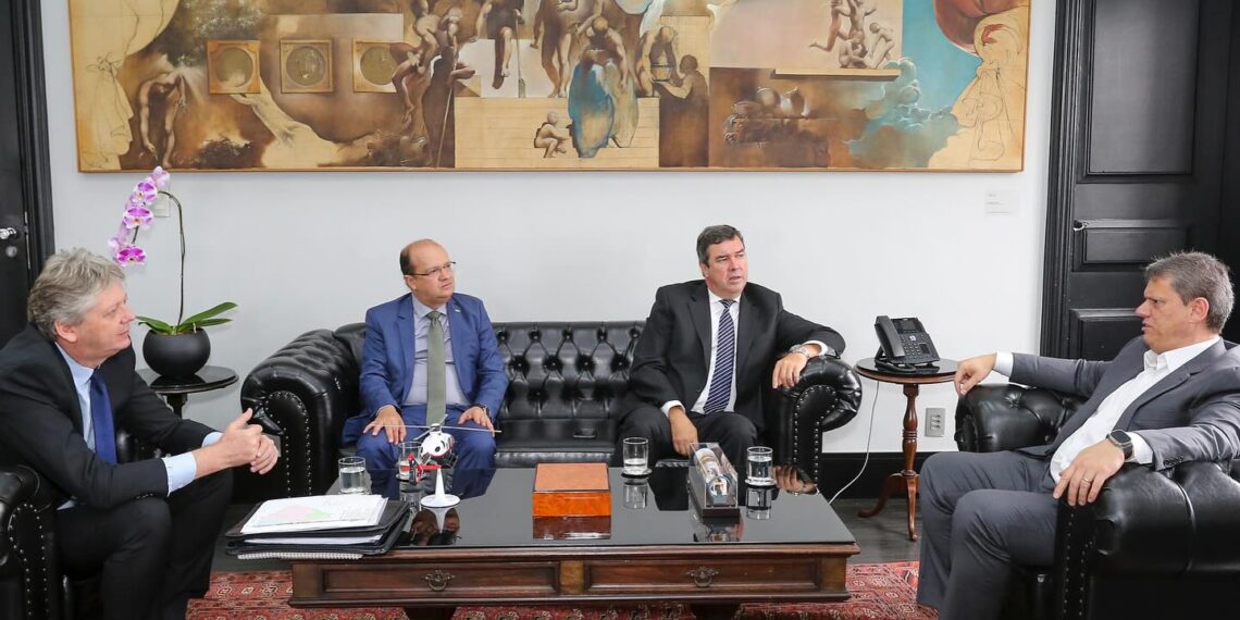 Riedel e Tarcísio discutem avanços em infraestrutura e logística para MS e SP