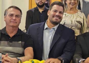 Em Brasília, Capitão Contar se aproxima mais de Bolsonaro e da direita do país