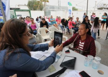 Riedel antecipa 13º do Mais Social; Adriane junta dinheiro para pagar servidores