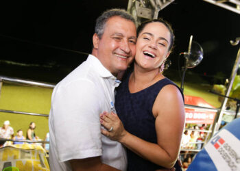 Com renda de R$ 120 mil, ministro sugere trocar laranja por fruta mais barata