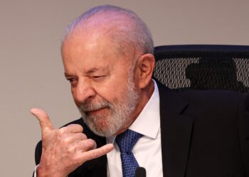Lula usará o Pix para obrigar quem não declara a pagar Imposto de Renda