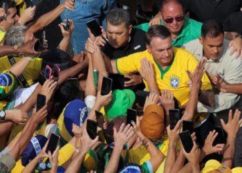 Bolsonaro não é confiável politicamente e age como biruta de aeroporto