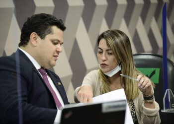 soraya usa advogados do senado em defesa de lobby pelo cigarro eletronico