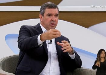 Riedel diz que governo Lula “está mal” e cobra penas justas sobre 8 de janeiro