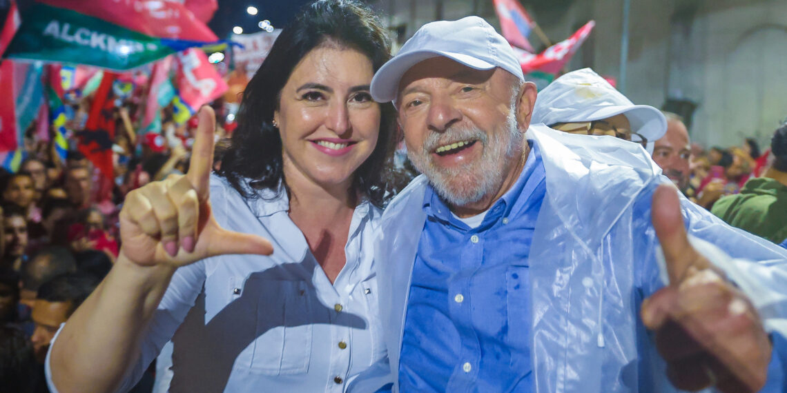 Leitores resgatam vídeos de Simone Tebet com ataques e afagos ao presidente Lula