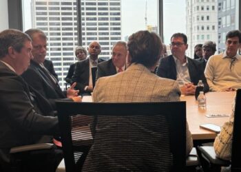 Trio de politicos de MS e SP se une por investimento em biocombustível no Brasil