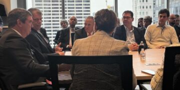 Trio de politicos de MS e SP se une por investimento em biocombustível no Brasil