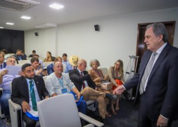 Moka reúne prefeitos em Brasília e anuncia liberação de dinheiro de 6 anos atrás