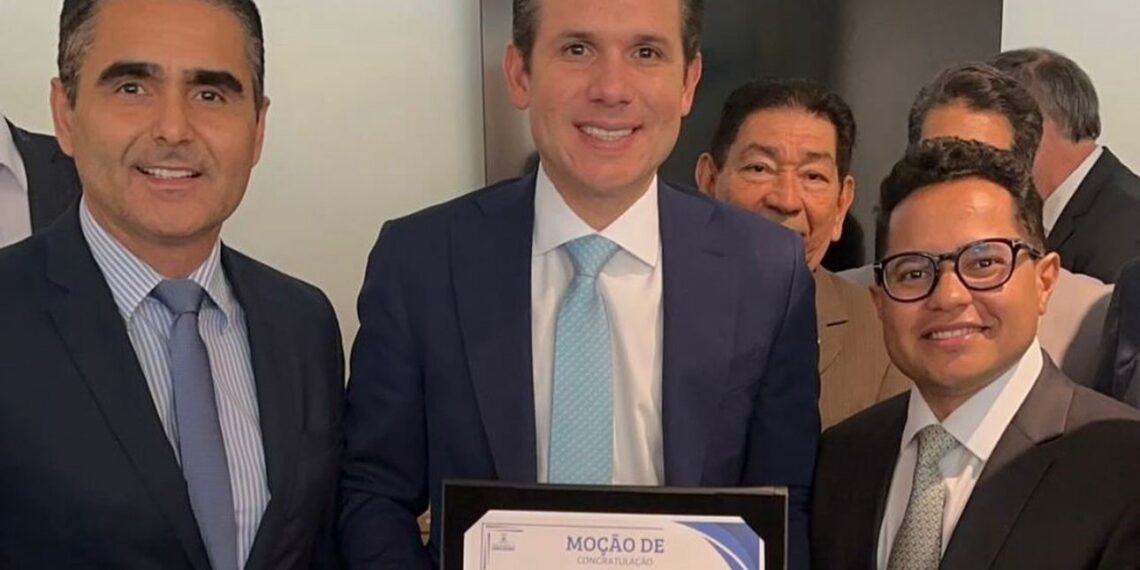 Vereadores homenageiam Hugo Motta que é contra o projeto de anistia