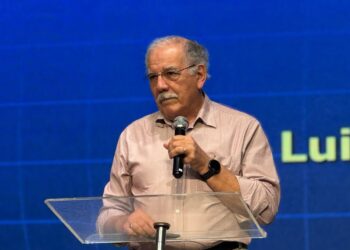 Bolsonaro foi usado como “boi de piranha” contra Trump, diz Dr. Luiz Ovando