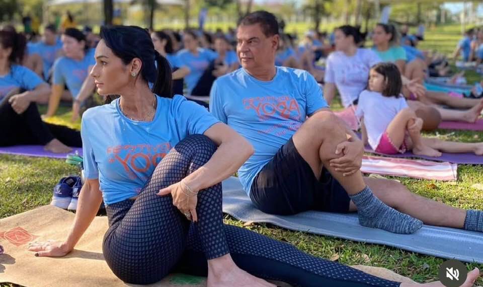 Com reeleição do marido em risco, mulher de Nelsinho vira influenciadora