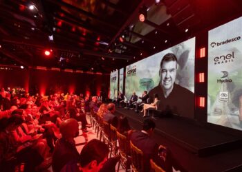 Em Brasília, Riedel mostra ações do governo de MS na preservação do Pantanal