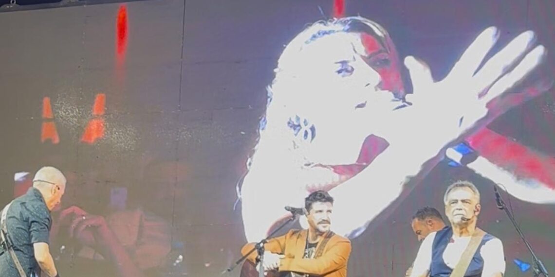 Vaia à Soraya Thronicke interrompe show do Roupa Nova em Campo Grande