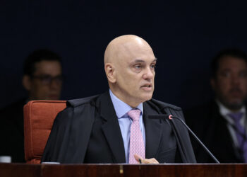 Sem surpresa e baseado em suposições, Moraes vota para condenar Bolsonaro