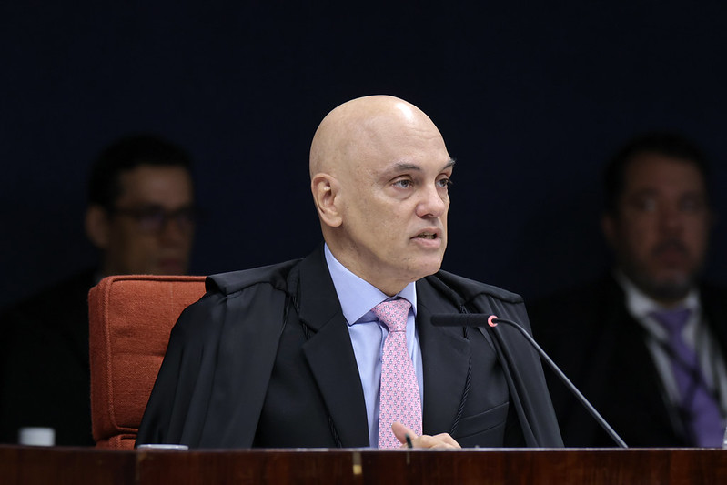 Sem surpresa e baseado em suposições, Moraes vota para condenar Bolsonaro