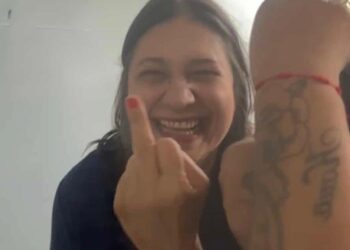 Vereadora do PT faz gesto obsceno em bate-boca com assessora da prefeita