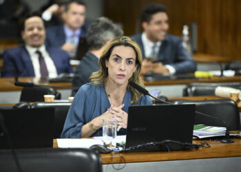 Soraya tripudia da prisão de Bolsonaro e provoca reação imediata nas redes