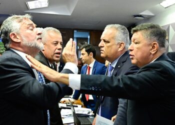 CPMI do INSS aprova quebra de sigilos de Lulinha e petistas se desesperam