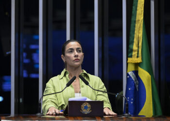 Soraya usa informação falsa para aprovar requerimento contra Michelle Bolsonaro