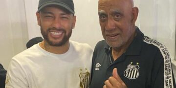 Em cadeira de rodas, ídolo Mengálvio enfrenta via-crúcis para ver jogos na Vila