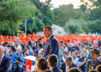 Com pleno emprego, avanço social e freio nos gastos, Riedel mira vitória no 1º turno