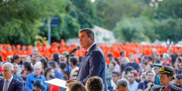 Com pleno emprego, avanço social e freio nos gastos, Riedel mira vitória no 1º turno